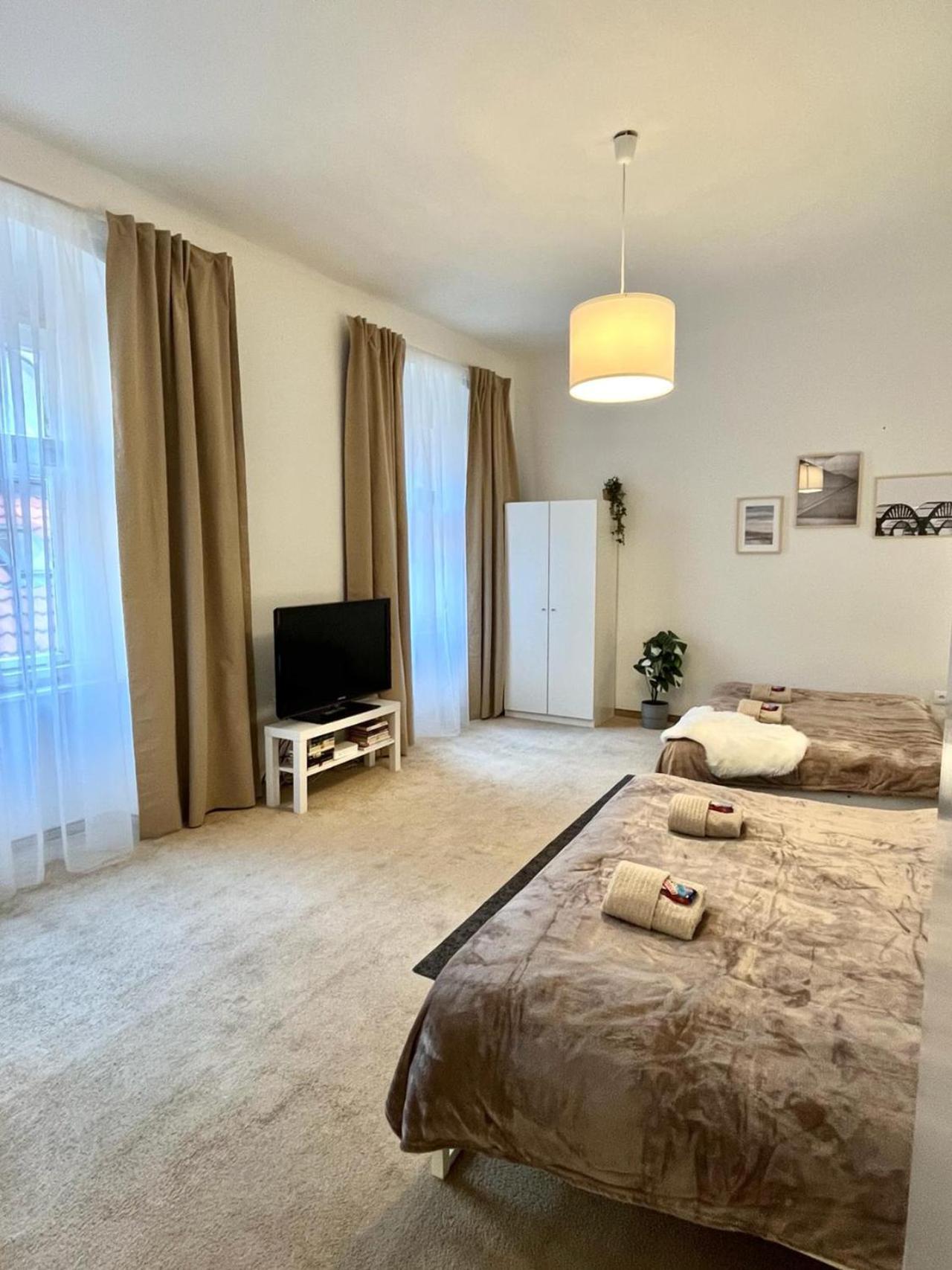 Apartment Lea - Old Town Bratislava Eksteriør billede
