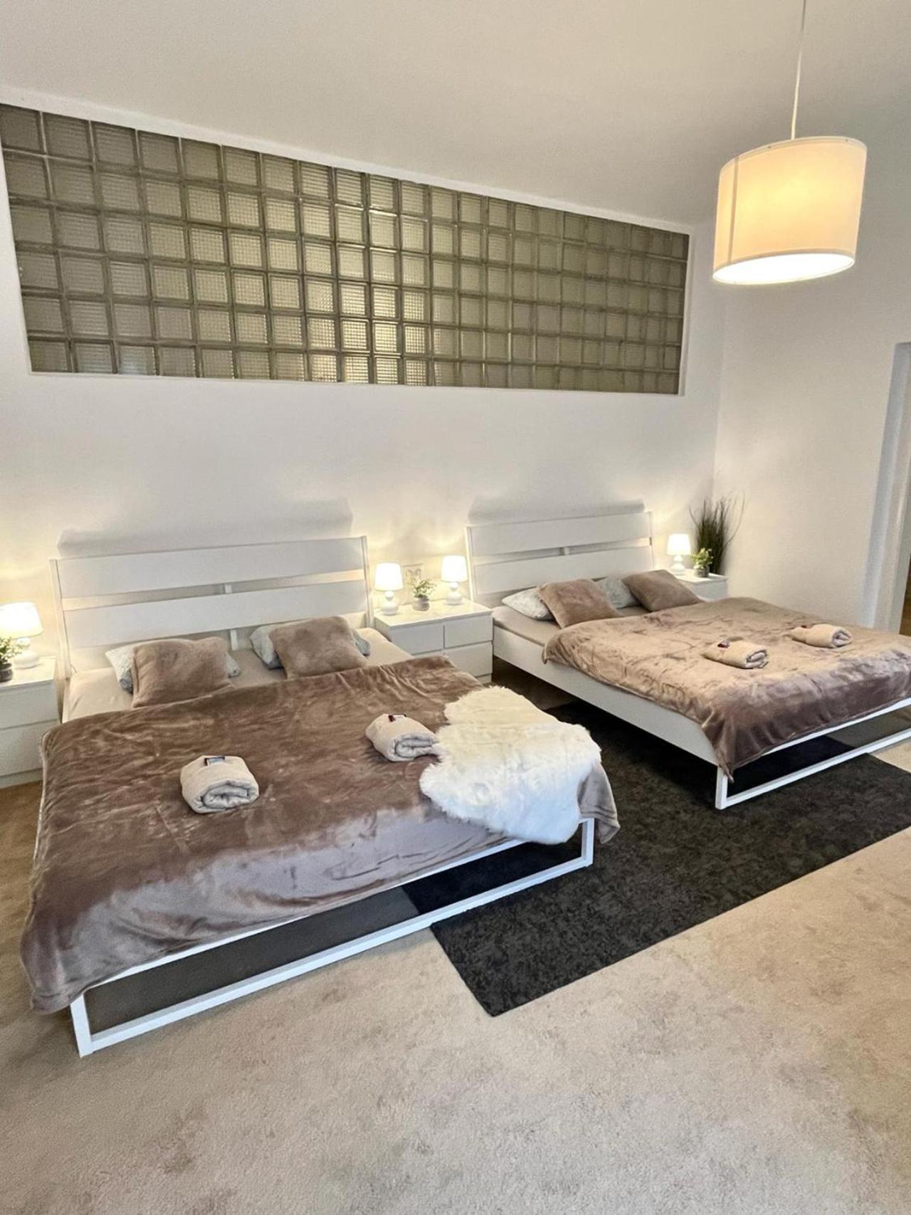 Apartment Lea - Old Town Bratislava Eksteriør billede