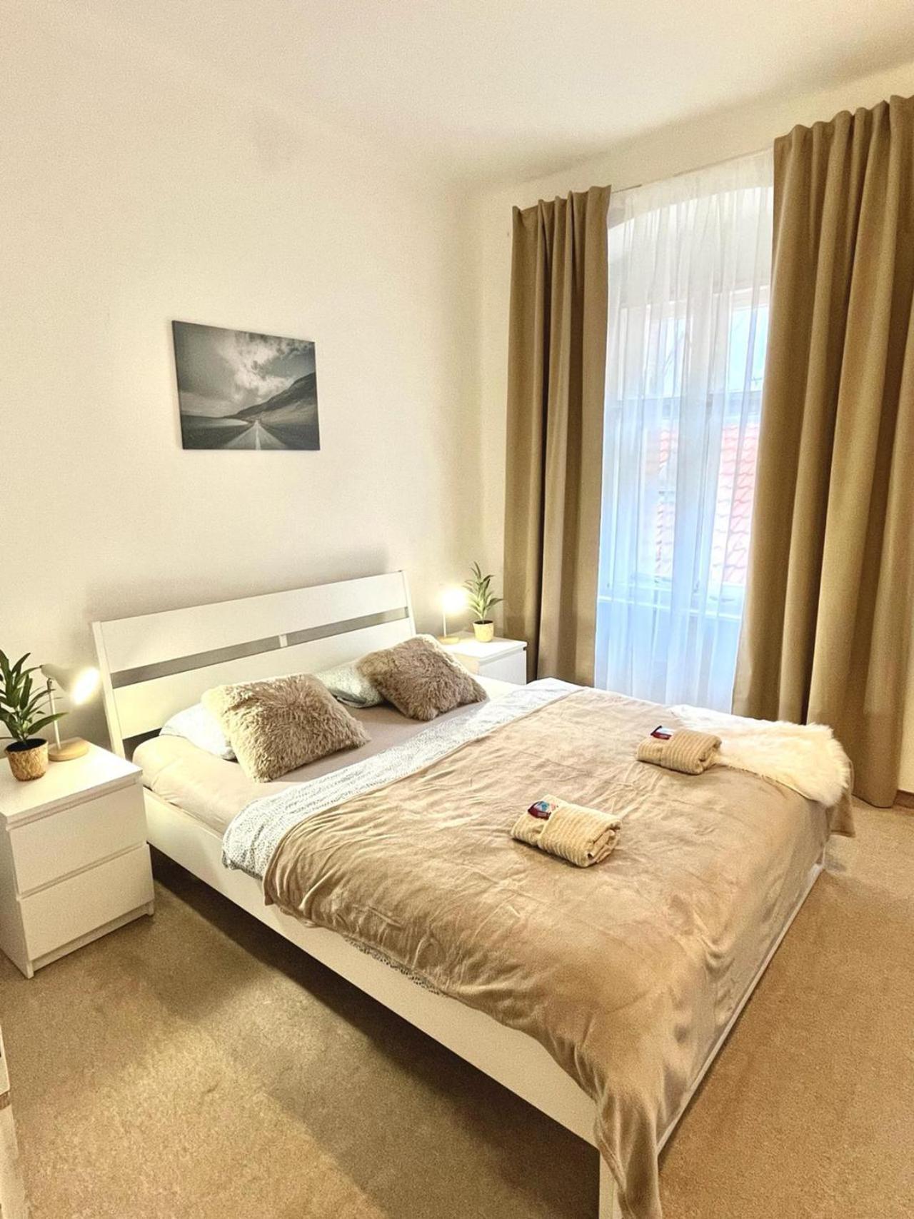 Apartment Lea - Old Town Bratislava Eksteriør billede
