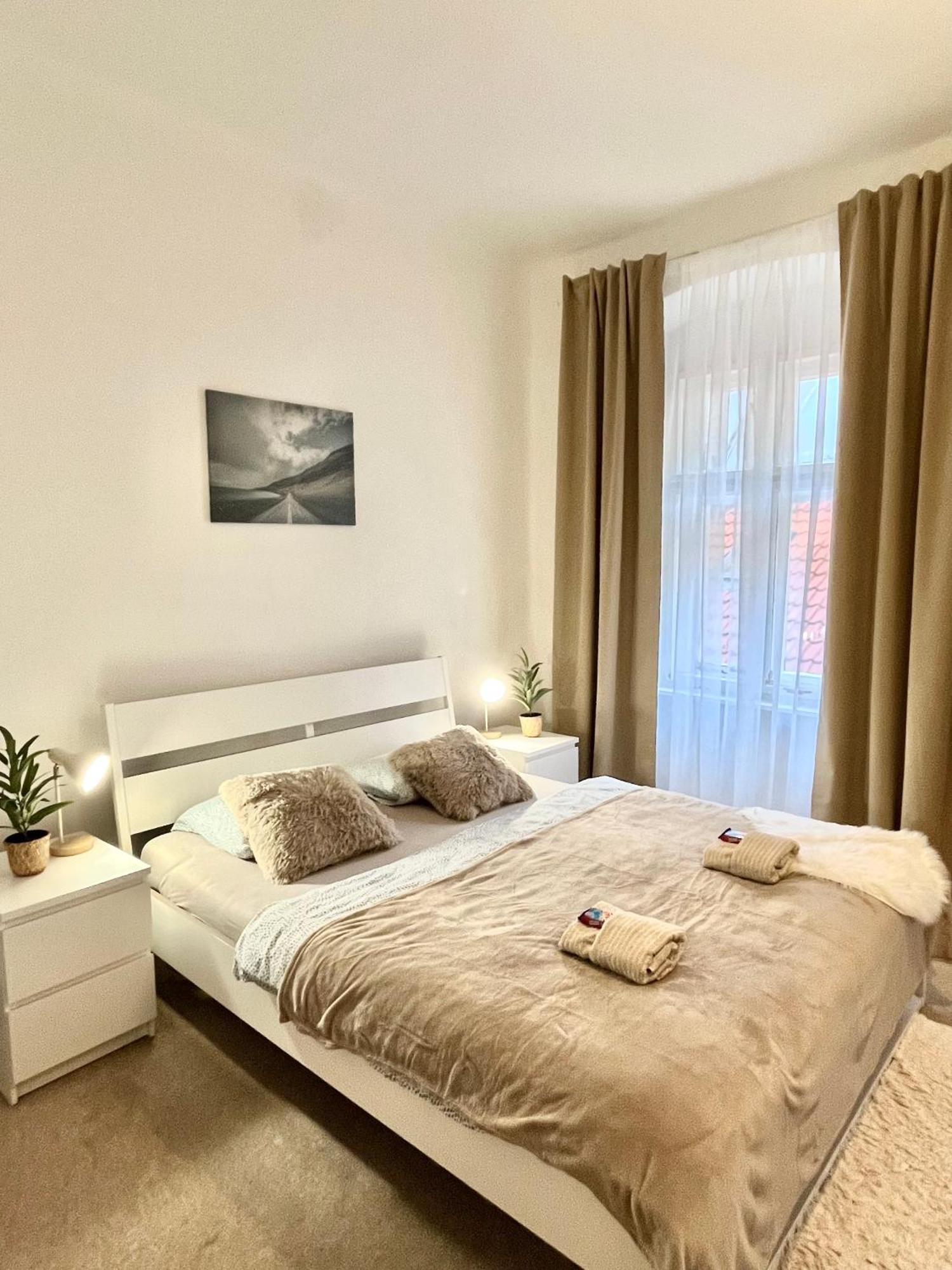 Apartment Lea - Old Town Bratislava Eksteriør billede